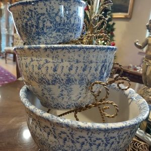 Rare nesting bowls Sponge print signed made in China